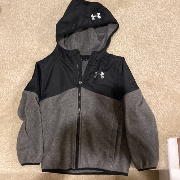 Under armour boys jacket 6 years old - Picture 2 of 4